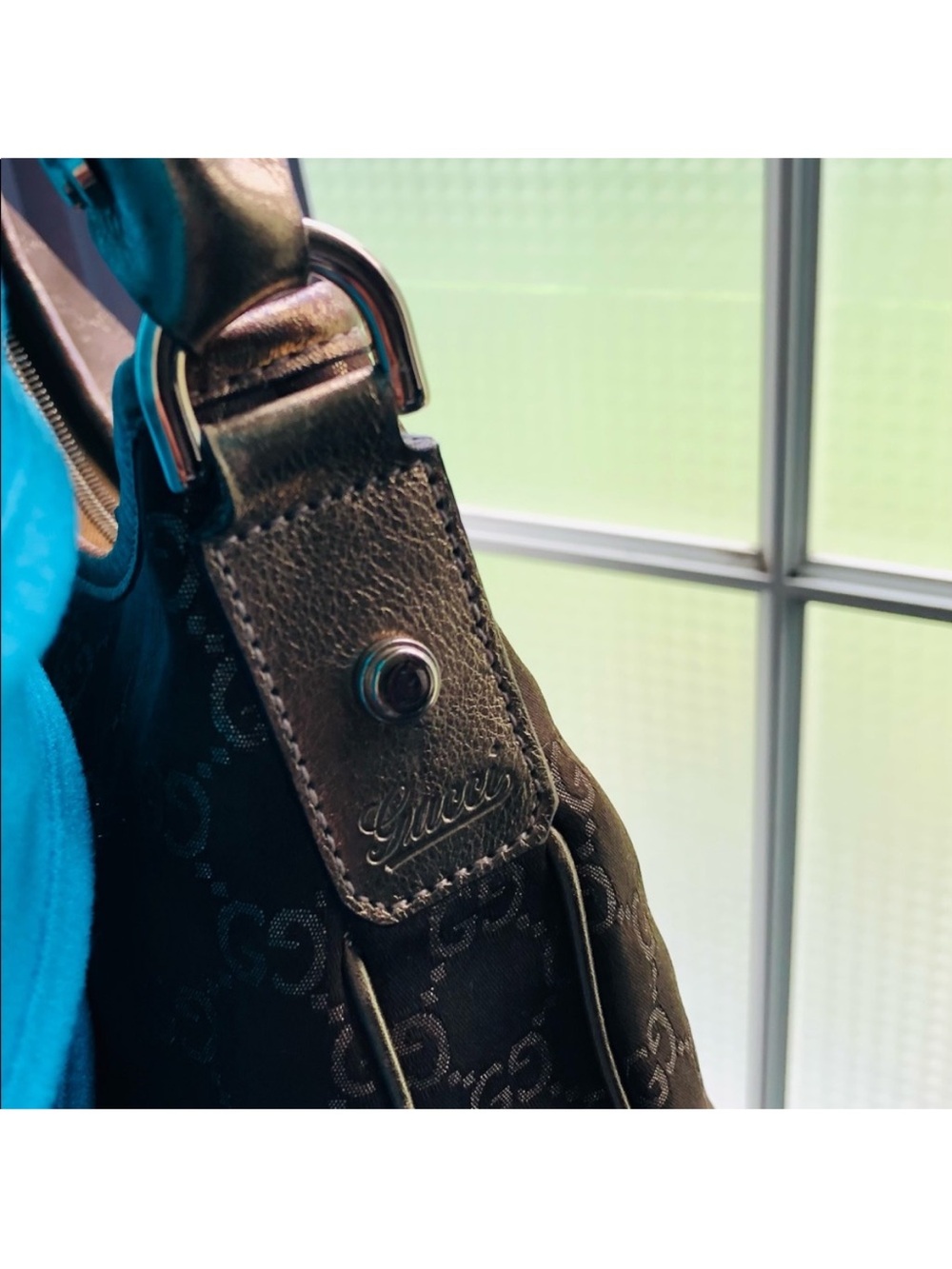 Gucci Brown GG Canvas Shoulder Bag with Gold-Tone Hardware - Picture 8 of 11